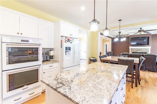 17795 Stoney Creek Lane, Warsaw, MO 65355