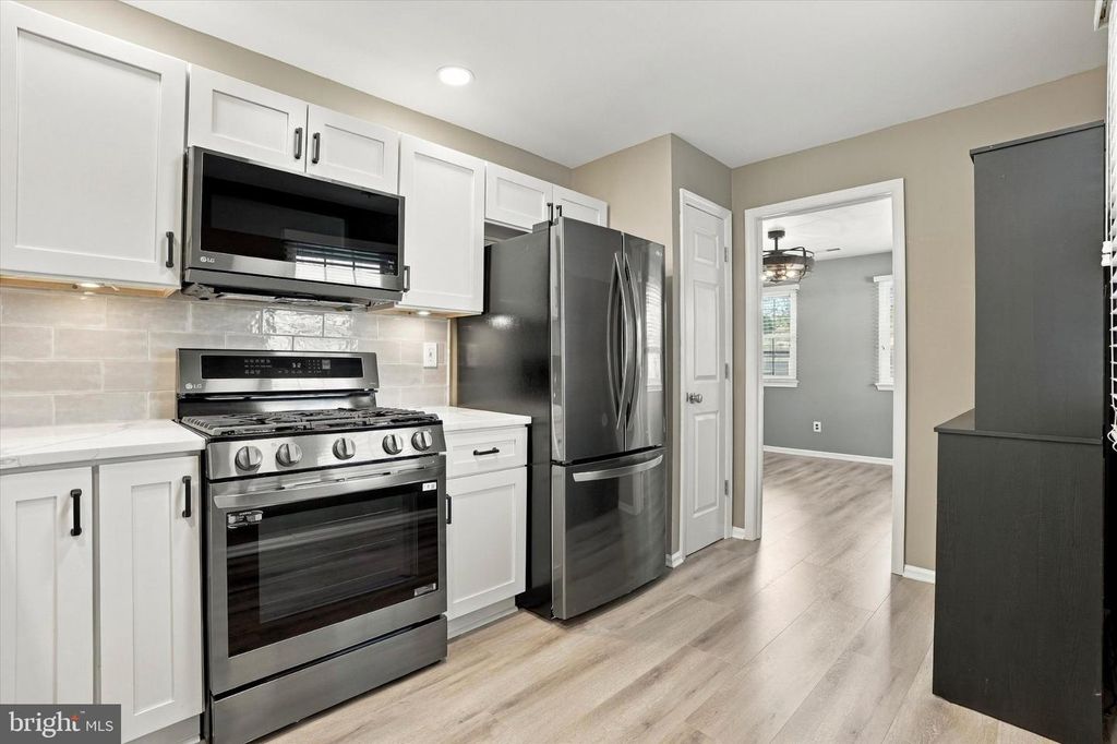 663B ROSE HOLLOW DR #B, Yardley, PA 19067 — photo 4