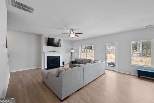 1441 Stephens View Drive, Loganville, GA 30052