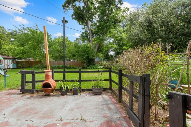 1311 Lamar Drive, La Marque, TX 77568