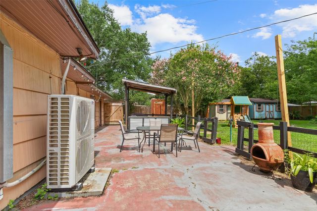 1311 Lamar Drive, La Marque, TX 77568