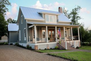 104 E South 5th Street, Seneca, SC 29678
