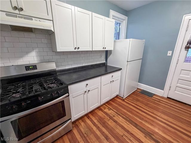 827 Winona Drive, Youngstown, OH 44511