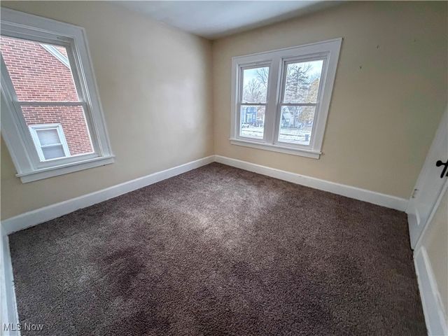 827 Winona Drive, Youngstown, OH 44511