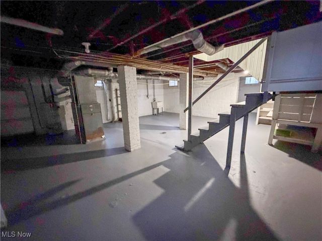 827 Winona Drive, Youngstown, OH 44511