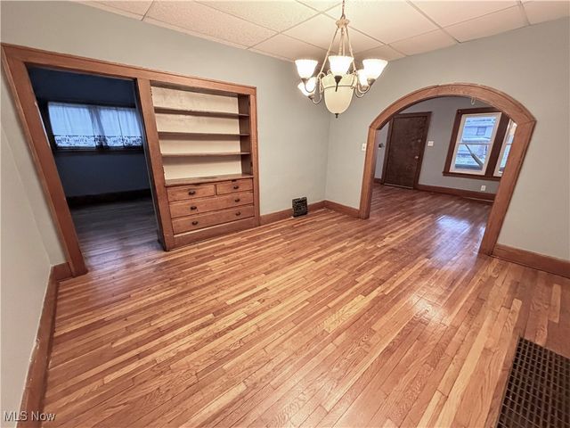 827 Winona Drive, Youngstown, OH 44511