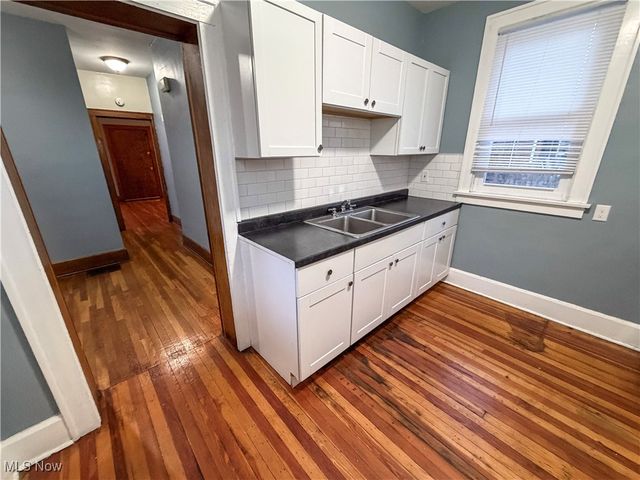 827 Winona Drive, Youngstown, OH 44511