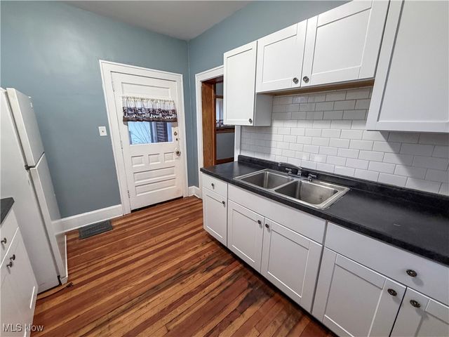 827 Winona Drive, Youngstown, OH 44511