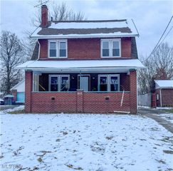 827 Winona Drive, Youngstown, OH 44511
