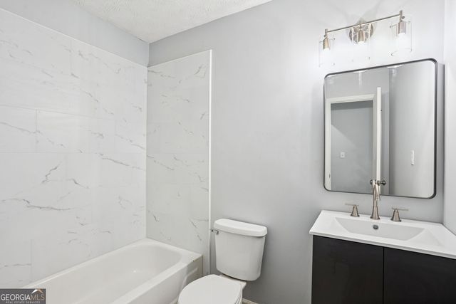 6430 Oakleaf Way, Morrow, GA 30260
