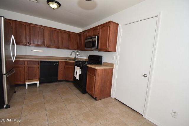 14345 Pacific Point Drive, El Paso, TX 79938