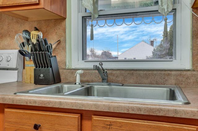 527 N Hague Avenue, Columbus, OH 43204