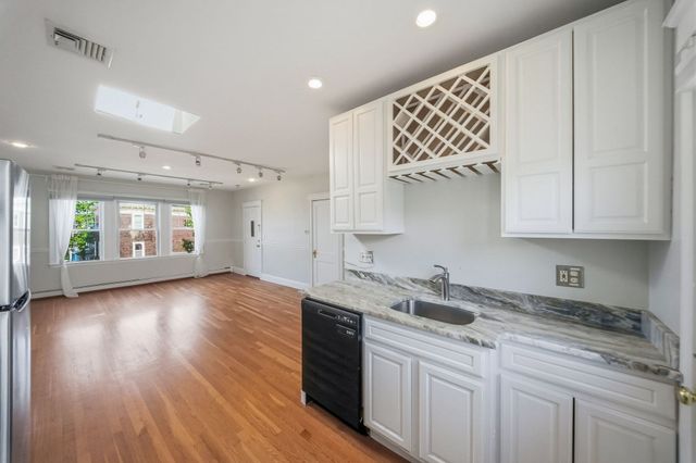 103 Welles Ave 3R, Boston, MA 02124