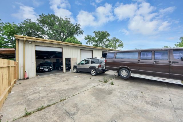703 E Little York Road, Houston, TX 77076