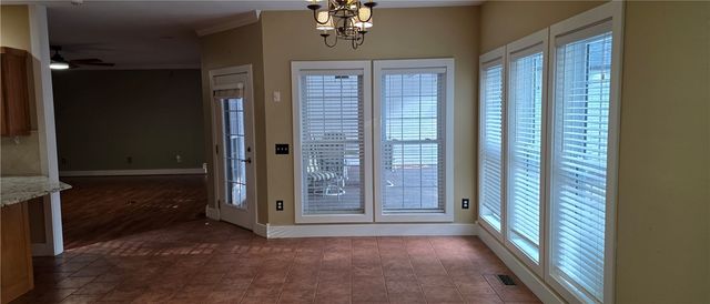 19489 Oak Circle, Springdale, AR 72764