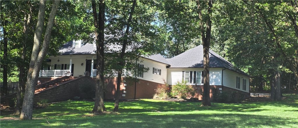 19489 Oak Circle, Springdale, AR 72764