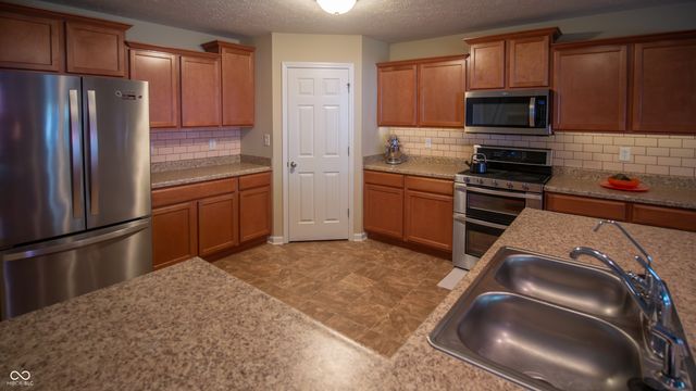 110 Mission Terrace Drive, Whiteland, IN 46184