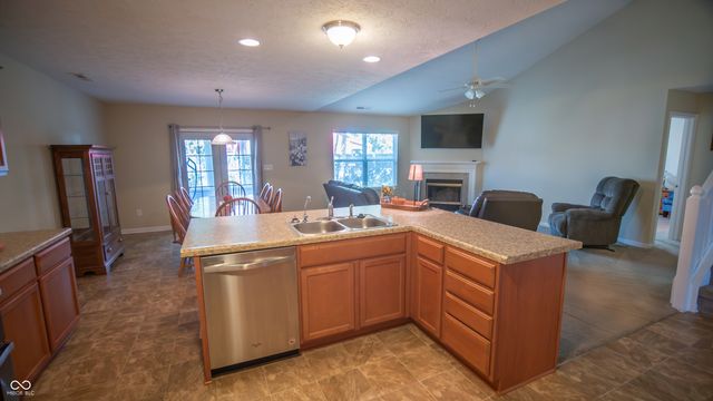 110 Mission Terrace Drive, Whiteland, IN 46184