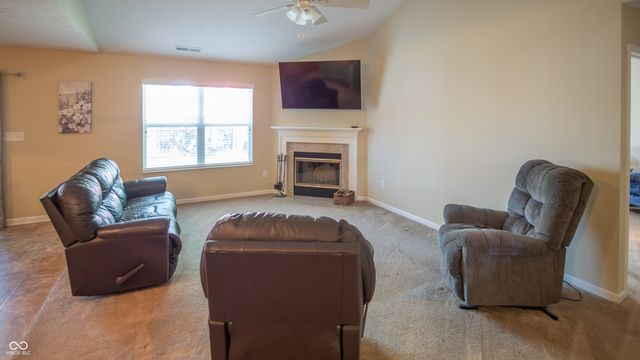 110 Mission Terrace Drive, Whiteland, IN 46184