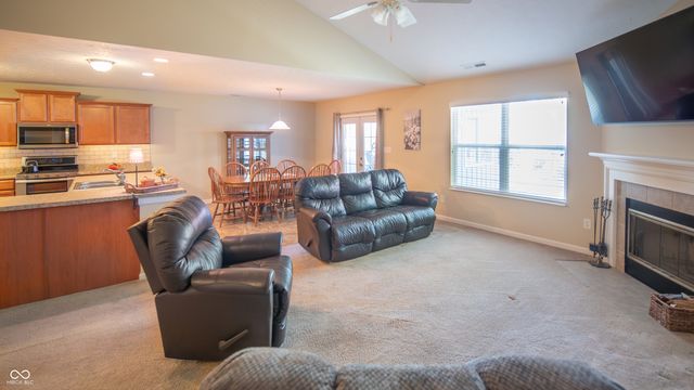 110 Mission Terrace Drive, Whiteland, IN 46184