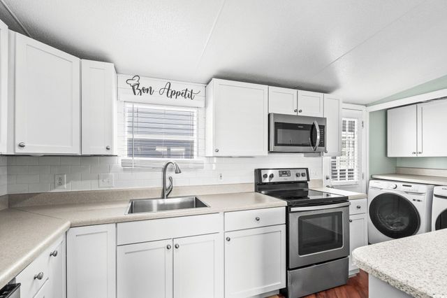 1508 Sunnydale Ln., Murrells Inlet, SC 29576