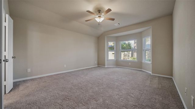 106 Knollbrook Circle, Montgomery, TX 77316