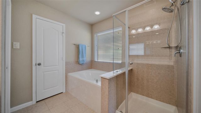 106 Knollbrook Circle, Montgomery, TX 77316