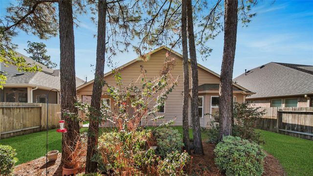 106 Knollbrook Circle, Montgomery, TX 77316