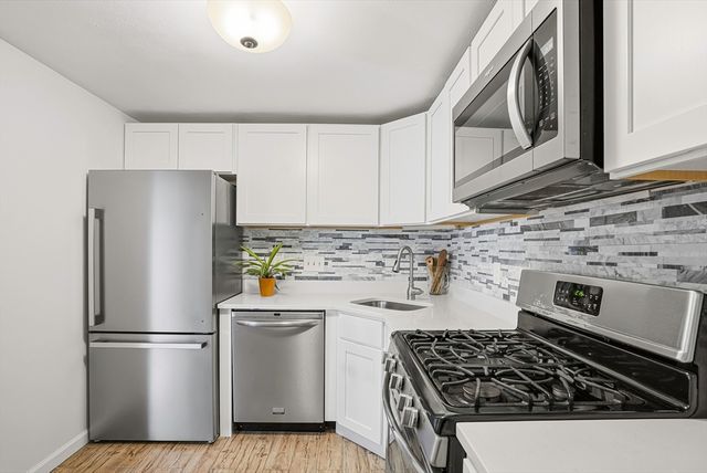 157 Leland Farm Rd 157, Ashland, MA 01721