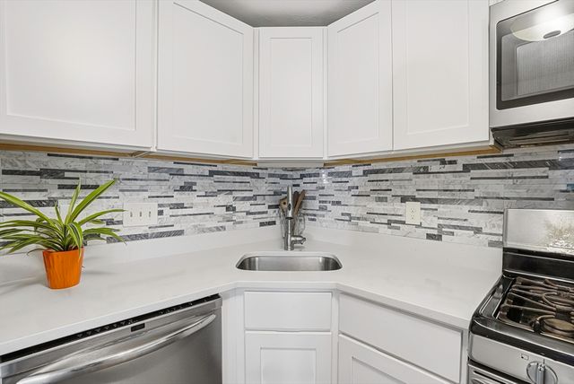 157 Leland Farm Rd 157, Ashland, MA 01721