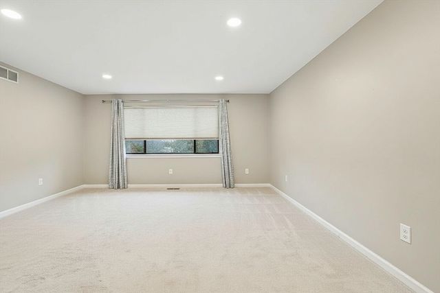 157 Leland Farm Rd 157, Ashland, MA 01721