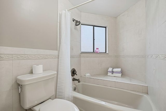 157 Leland Farm Rd 157, Ashland, MA 01721