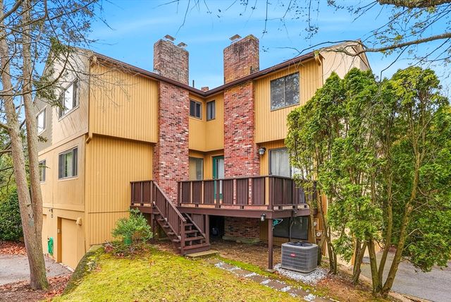 157 Leland Farm Rd 157, Ashland, MA 01721