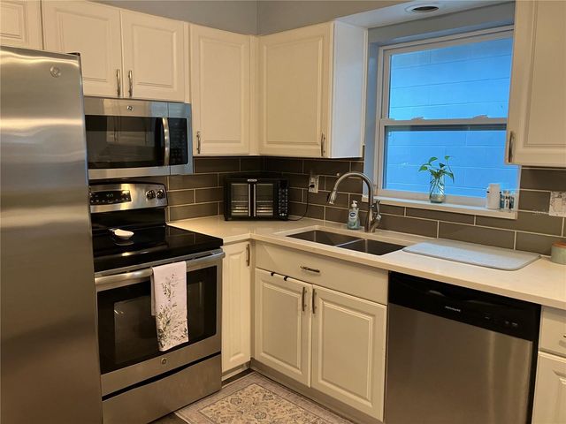 968 62ND PLACE S, St Petersburg, FL 33705
