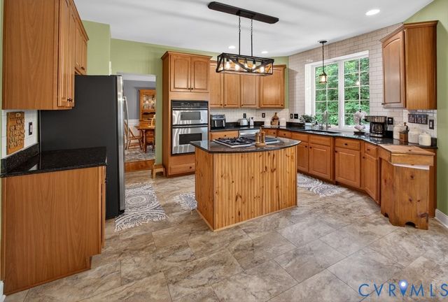 8116 Braxton Ct, Mechanicsville, VA 23116