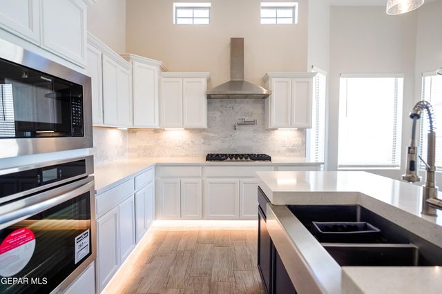13368 EMERALD GLASS Drive, Horizon City, TX 79928