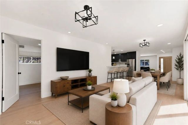 9425 Mclennan Avenue, Northridge, CA 91343