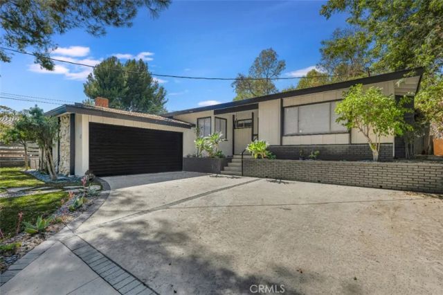 9425 Mclennan Avenue, Northridge, CA 91343