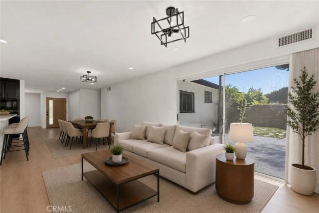 9425 Mclennan Avenue, Northridge, CA 91343
