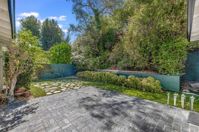 9425 Mclennan Avenue, Northridge, CA 91343
