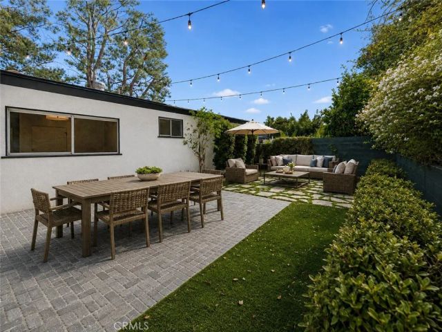 9425 Mclennan Avenue, Northridge, CA 91343