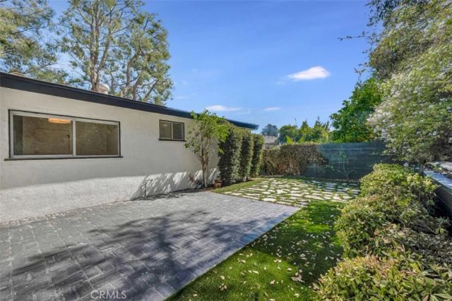 9425 Mclennan Avenue, Northridge, CA 91343