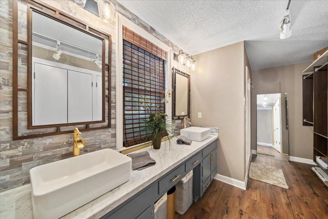 1220 E IRVIN DR, Memphis, TN 38119