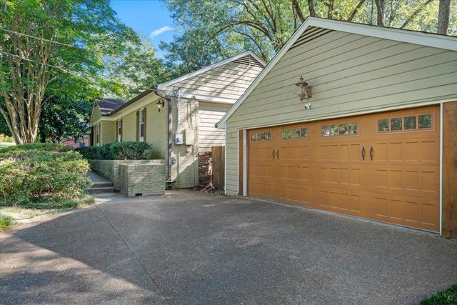 1220 E IRVIN DR, Memphis, TN 38119