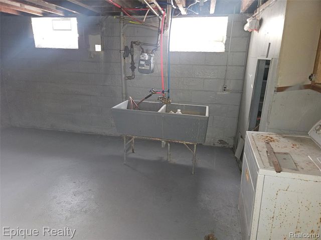 6137 Radnor Street, Detroit, MI 48224