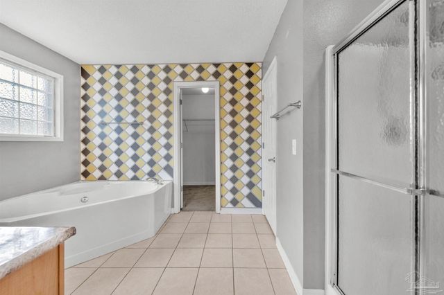 1484 Longbranch Dr, Cantonment, FL 32533