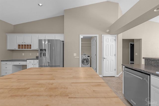 1484 Longbranch Dr, Cantonment, FL 32533