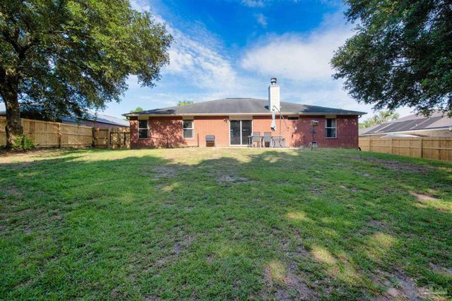 1484 Longbranch Dr, Cantonment, FL 32533