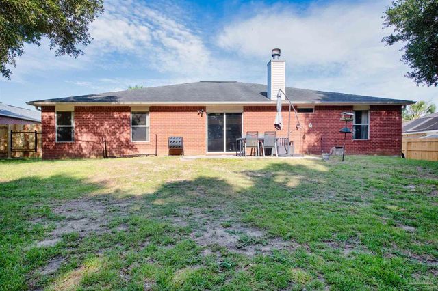 1484 Longbranch Dr, Cantonment, FL 32533