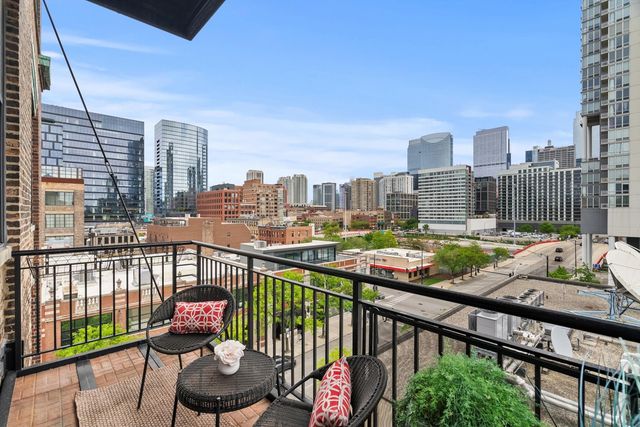817 W Washington Boulevard 503, Chicago, IL 60607